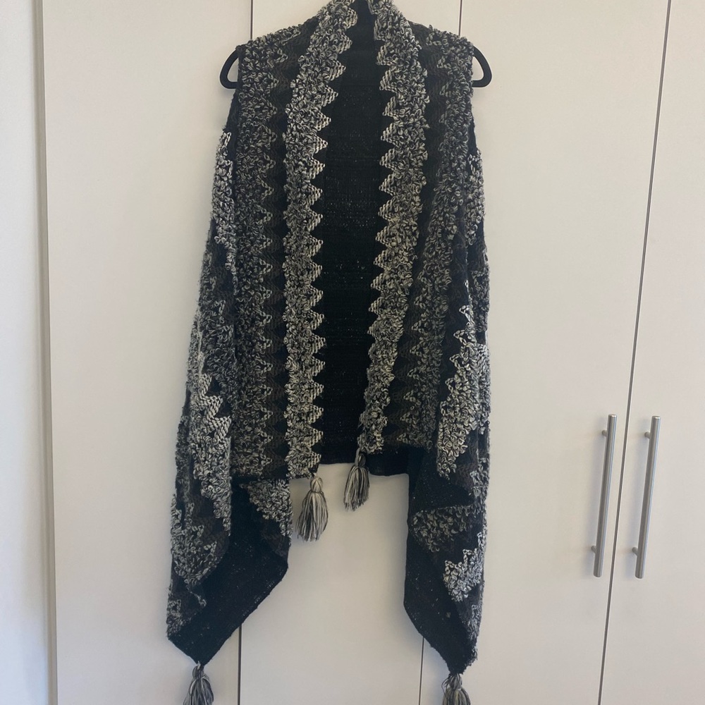 Paparazzi Vest, Wrap, Shrug, Ruana